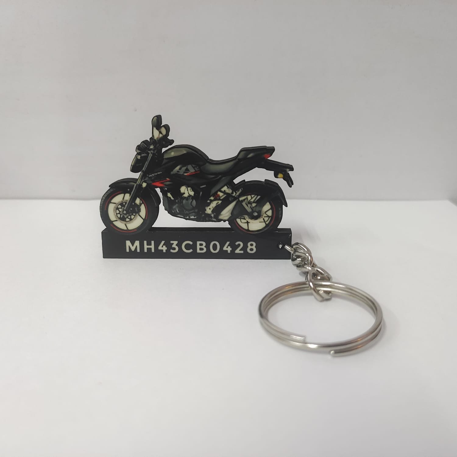 Best Personalized Suzuki Gixxer 150 Black Keychain - Image 2