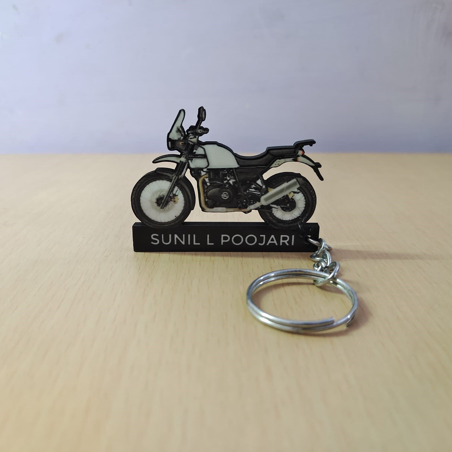 Snow White Himalayan 411Adventure Bike Keychain - Image 2